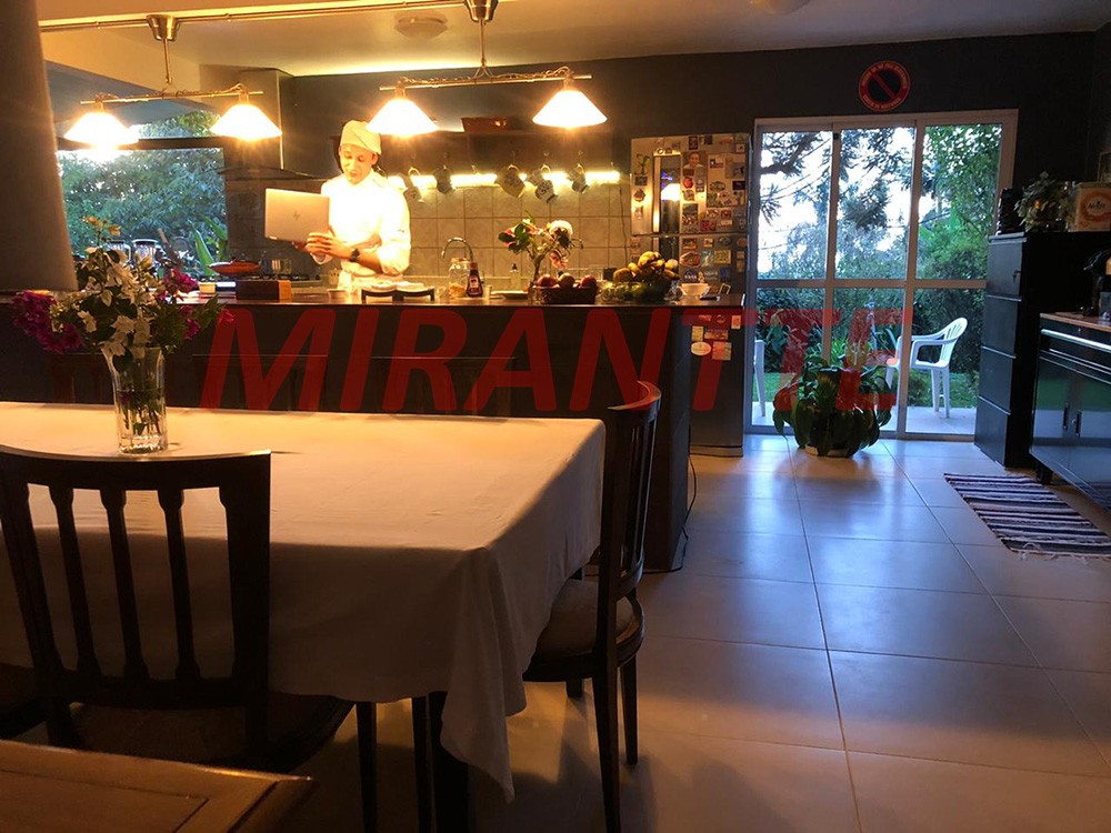 Casa terrea de 240m² com 3 quartos em Serra Da Cantareira