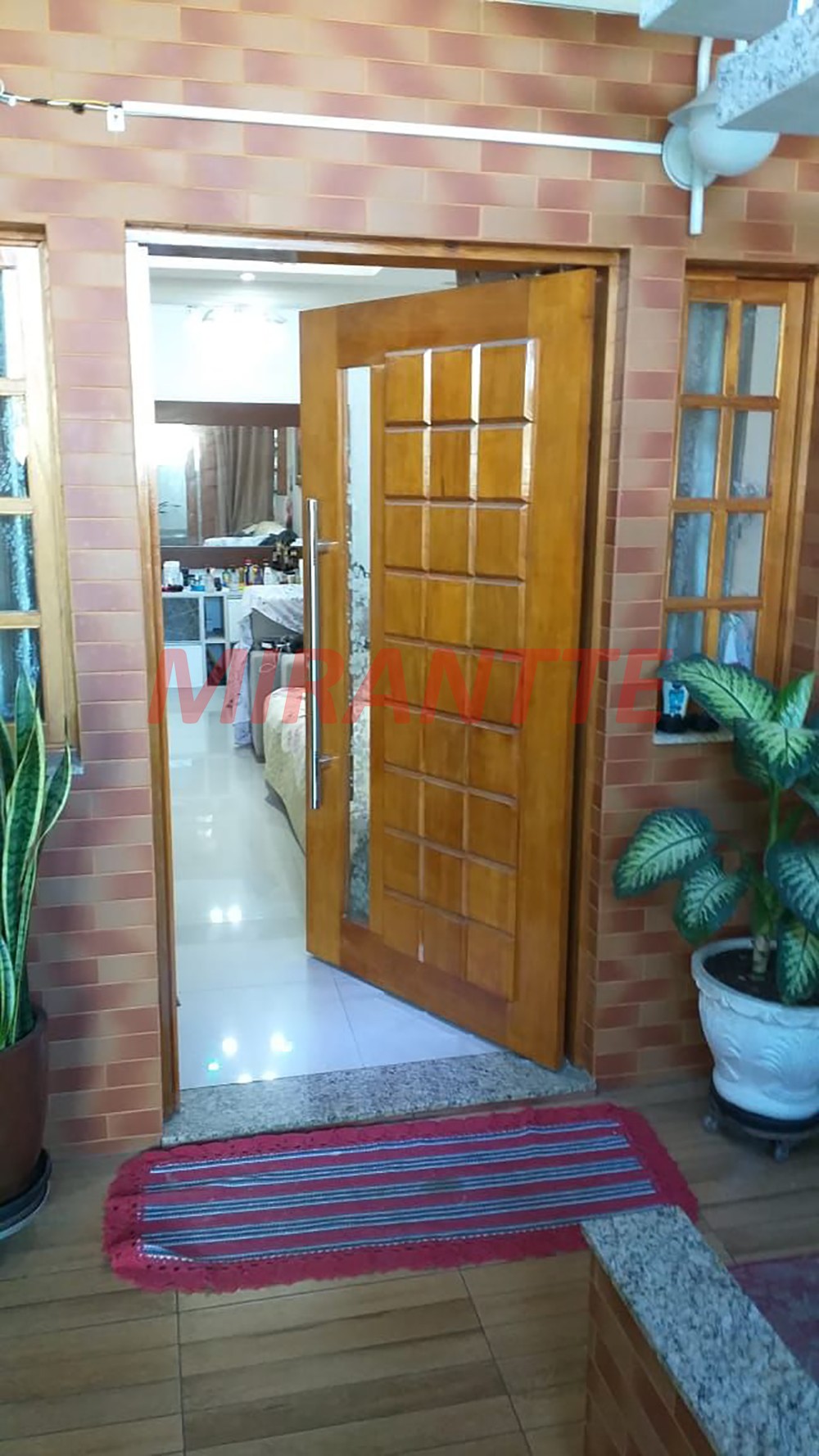 Sobrado de 160m² com 4 quartos em Vila Mazzei
