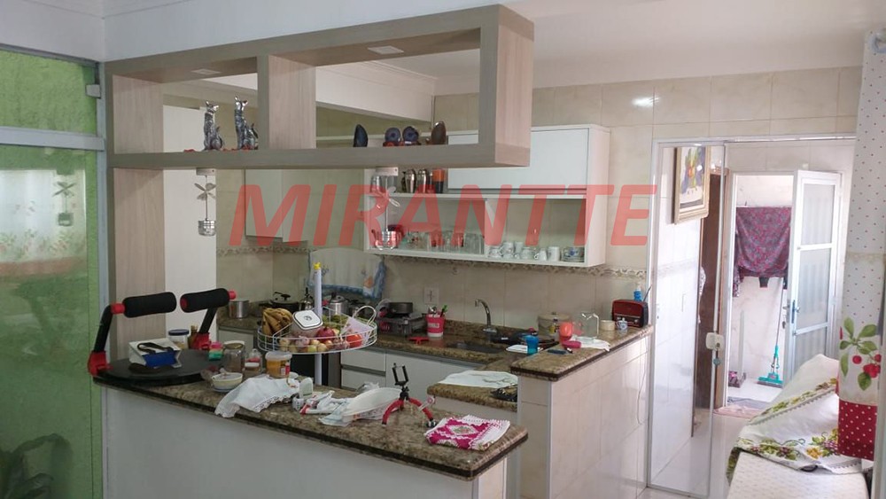 Sobrado de 160m² com 4 quartos em Vila Mazzei