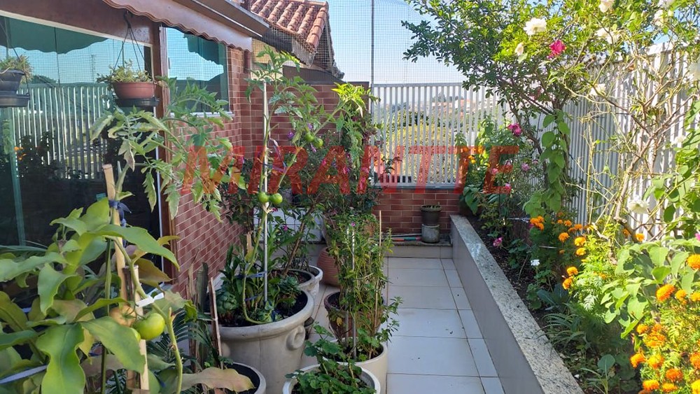 Sobrado de 160m² com 4 quartos em Vila Mazzei