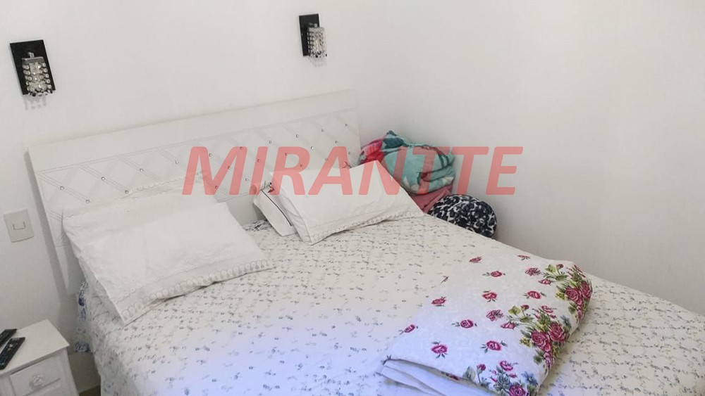 Sobrado de 160m² com 4 quartos em Vila Mazzei