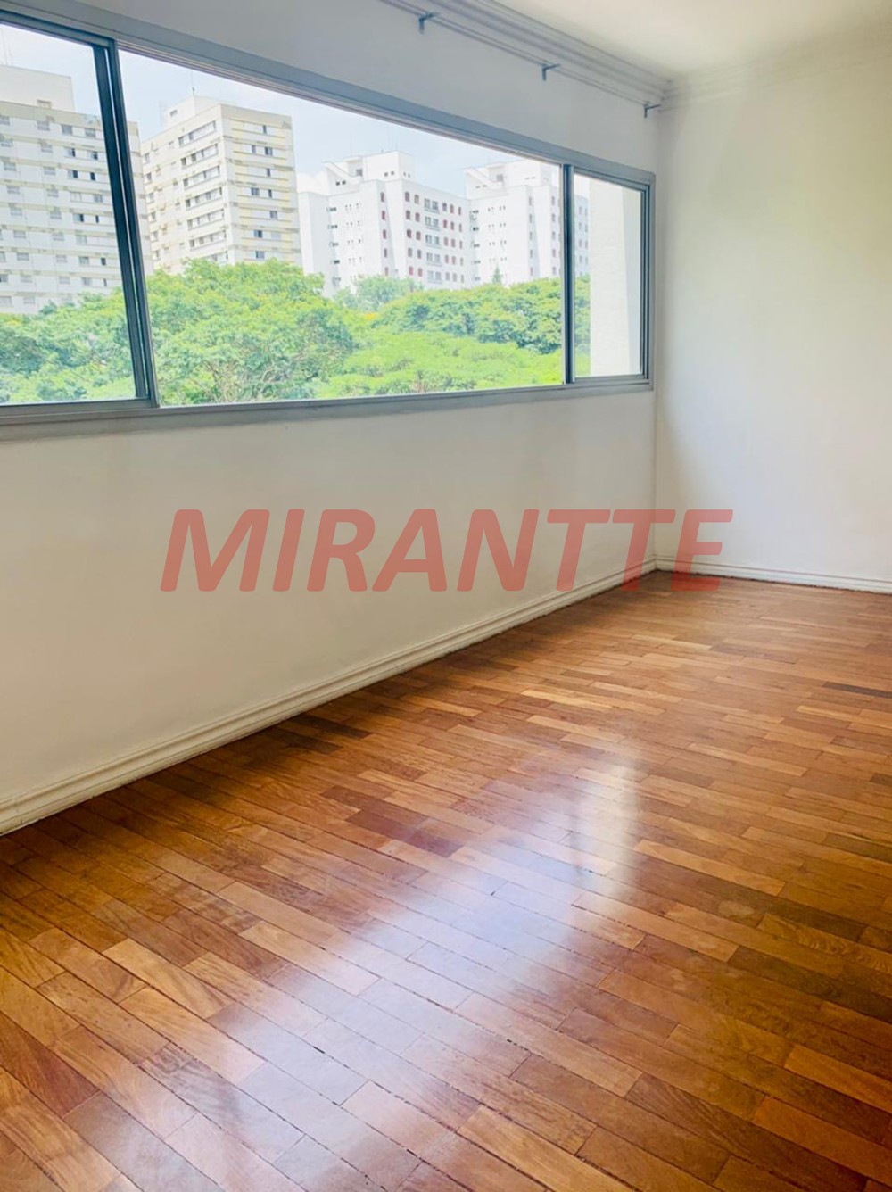 Apartamento de 1.1m² com 3 quartos em Santana