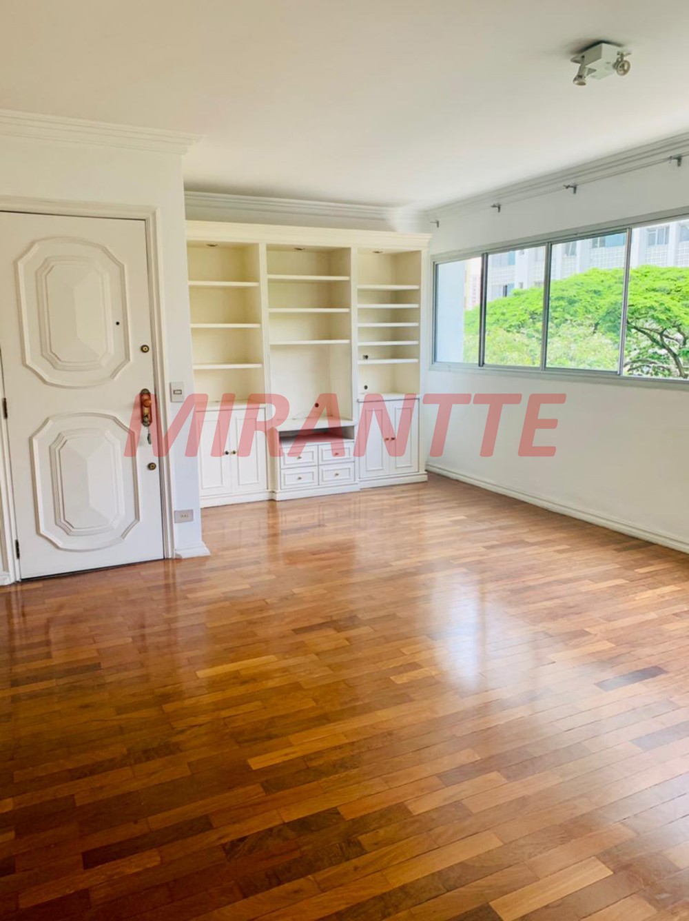 Apartamento de 1.1m² com 3 quartos em Santana