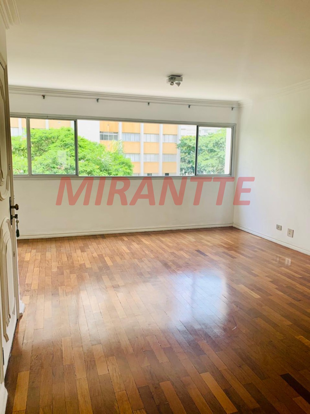 Apartamento de 1.1m² com 3 quartos em Santana