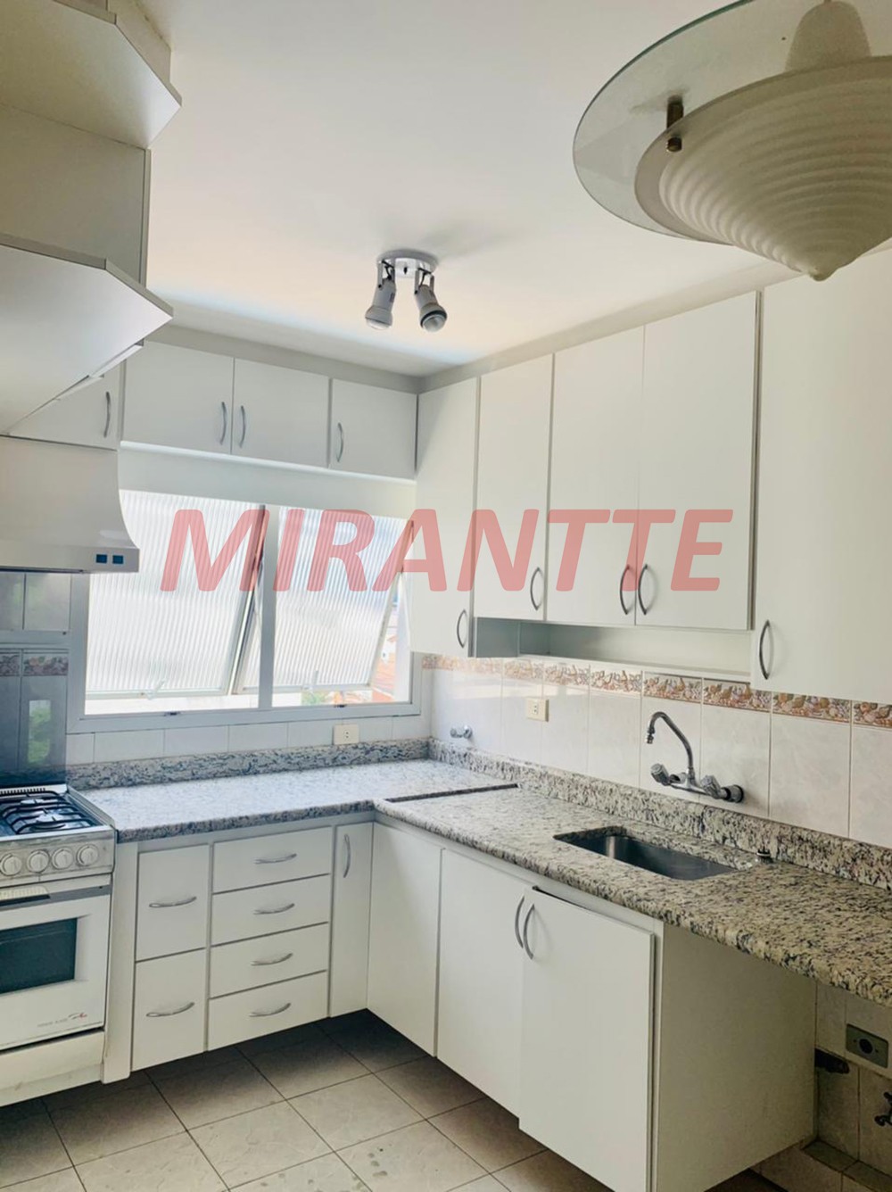 Apartamento de 1.1m² com 3 quartos em Santana
