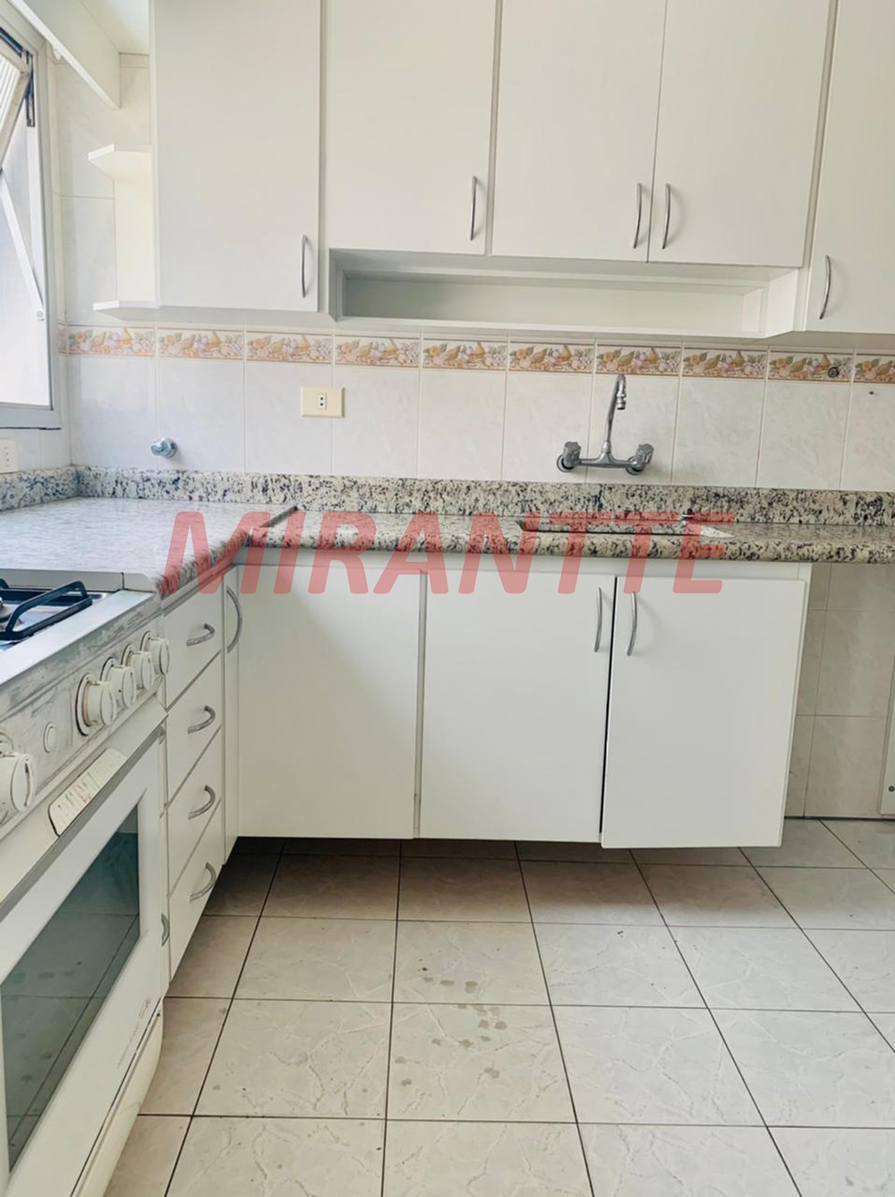 Apartamento de 1.1m² com 3 quartos em Santana