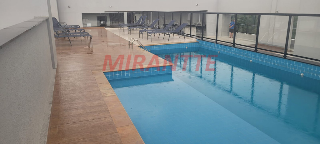 Apartamento de 87m² com 2 quartos em CENTRO