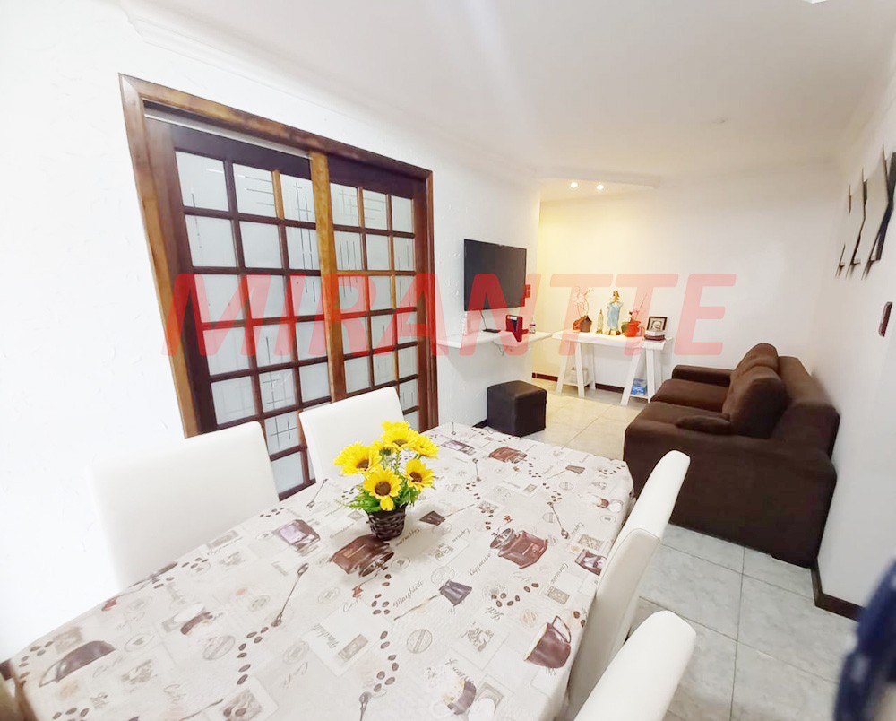 Apartamento de 60m² com 2 quartos em Água Fria
