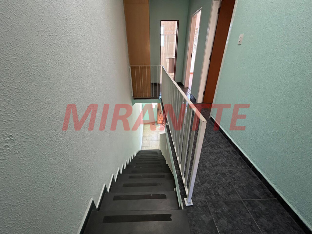 Sobrado de 100m² com 4 quartos em Santana