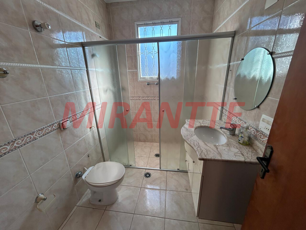 Sobrado de 100m² com 4 quartos em Santana