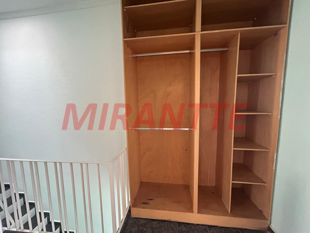 Sobrado de 100m² com 4 quartos em Santana