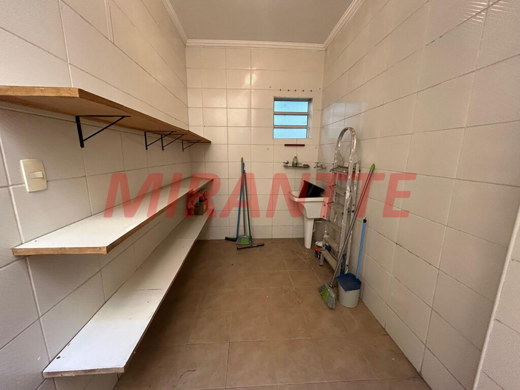 Sobrado de 100m² com 4 quartos em Santana