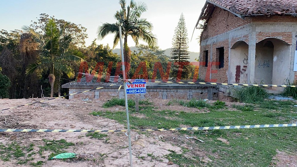 Sobrado de 350m² com 4 quartos em Serra Da Cantareira