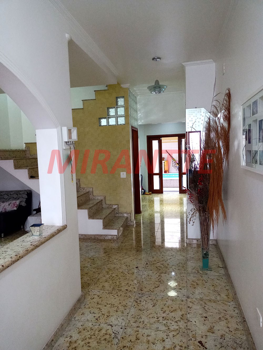 Sobrado com 3 quartos em Jardim Santa Clara