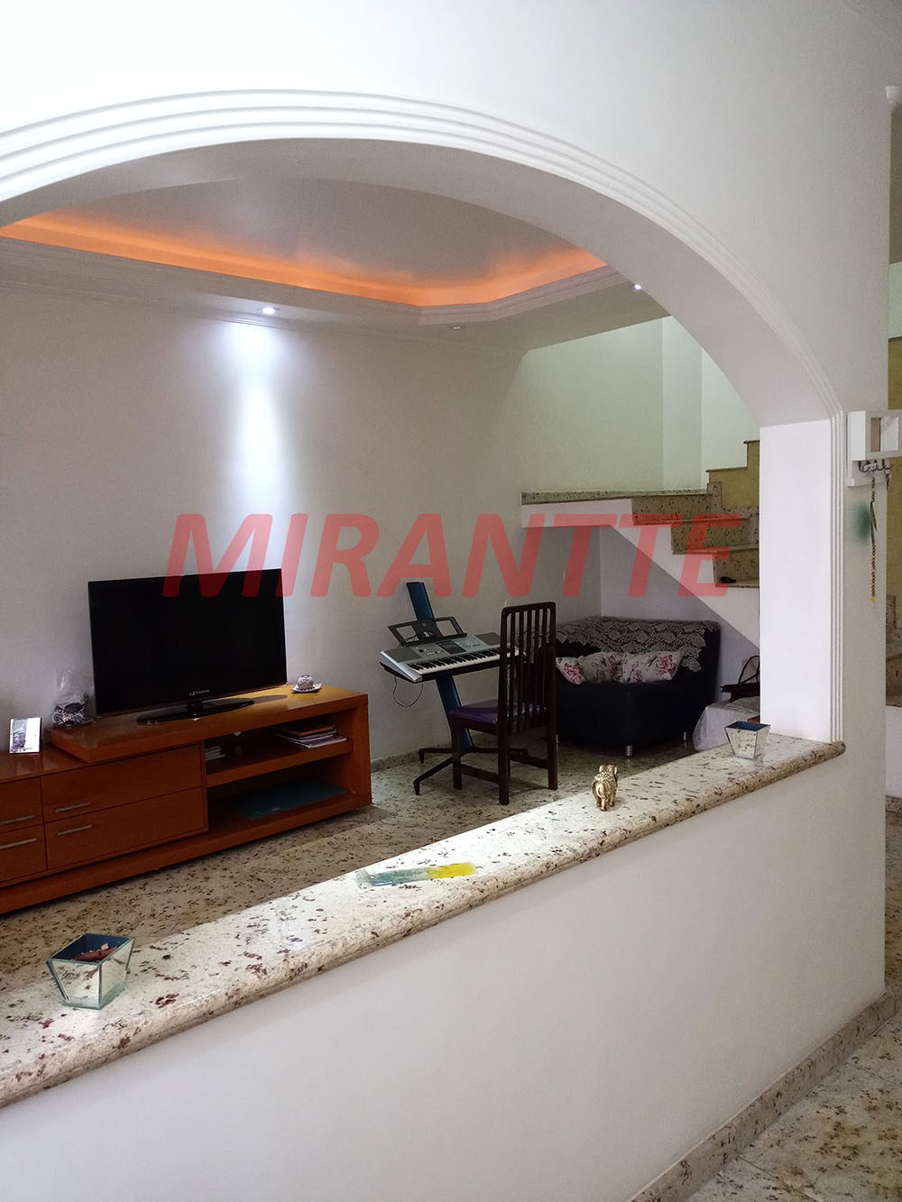 Sobrado com 3 quartos em Jardim Santa Clara