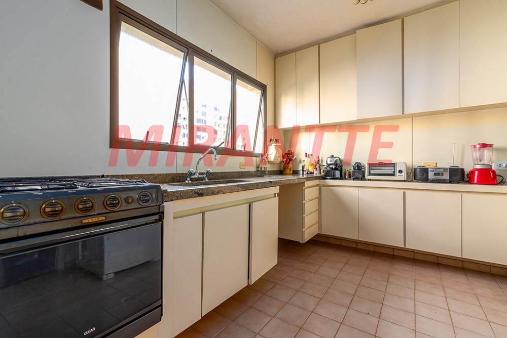 Apartamento de 147m² com 3 quartos em Moema
