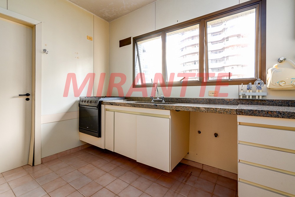Apartamento de 147m² com 3 quartos em Moema
