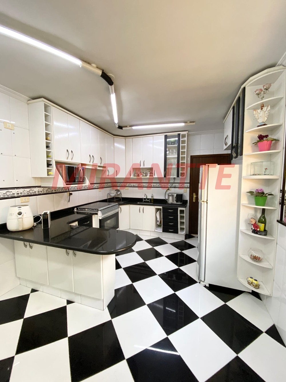 Sobrado de 139m² com 3 quartos em Jaçana