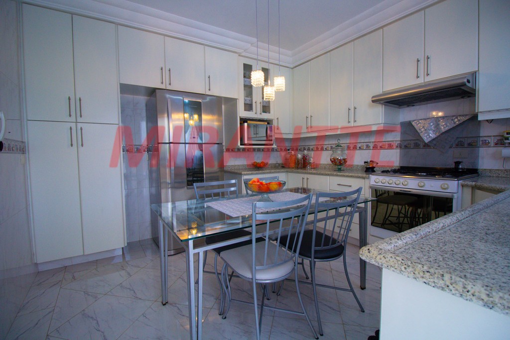 Sobrado de 400m² com 3 quartos em Vila Rosália
