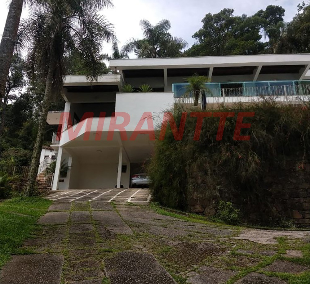 Sobrado de 400m² com 4 quartos em Serra Da Cantareira