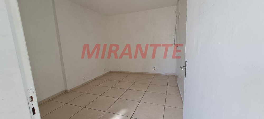 Comercial de 195m² em Vila Ester