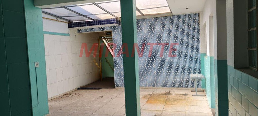 Comercial de 195m² em Vila Ester