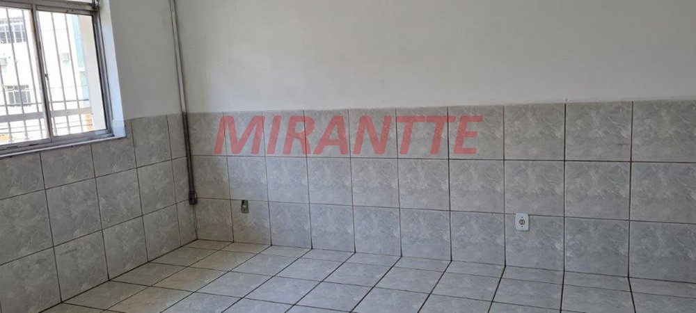Comercial de 195m² em Vila Ester