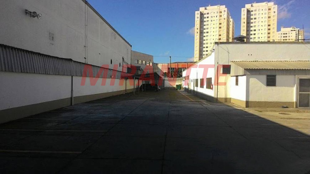 Comercial de 6440m² em Água Branca