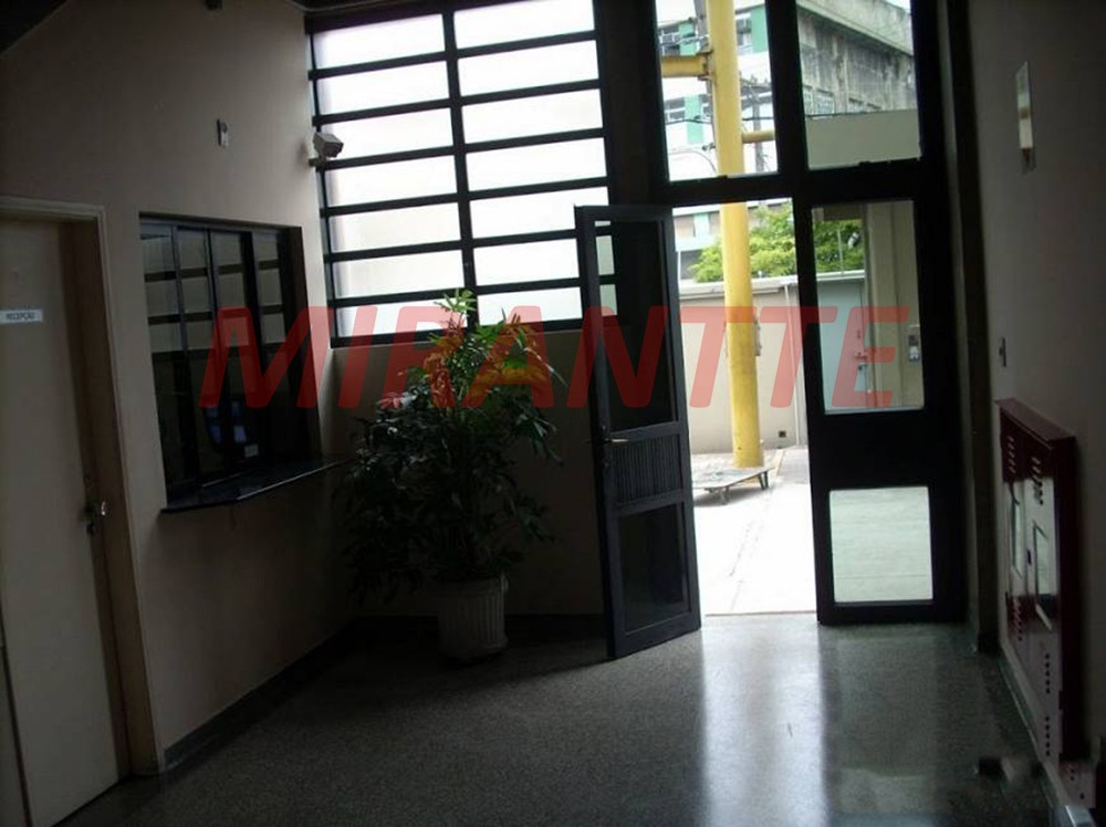 Comercial de 6440m² em Água Branca