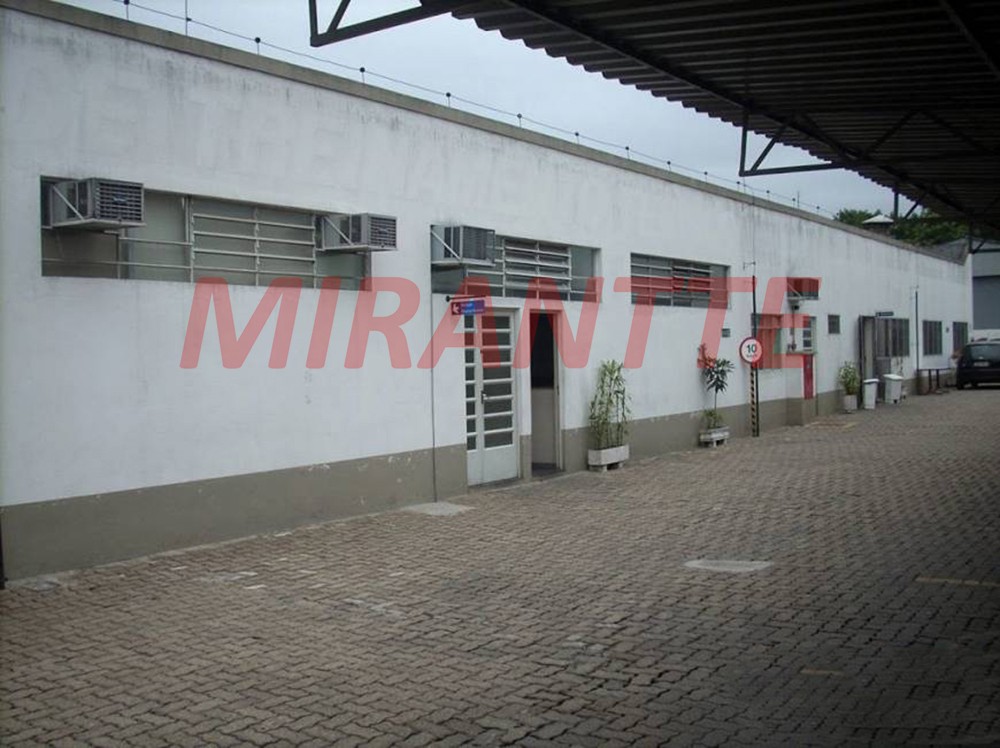 Comercial de 6440m² em Água Branca