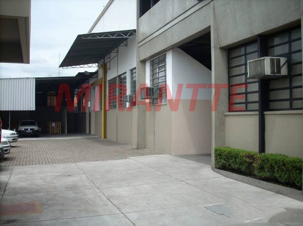 Comercial de 6440m² em Água Branca