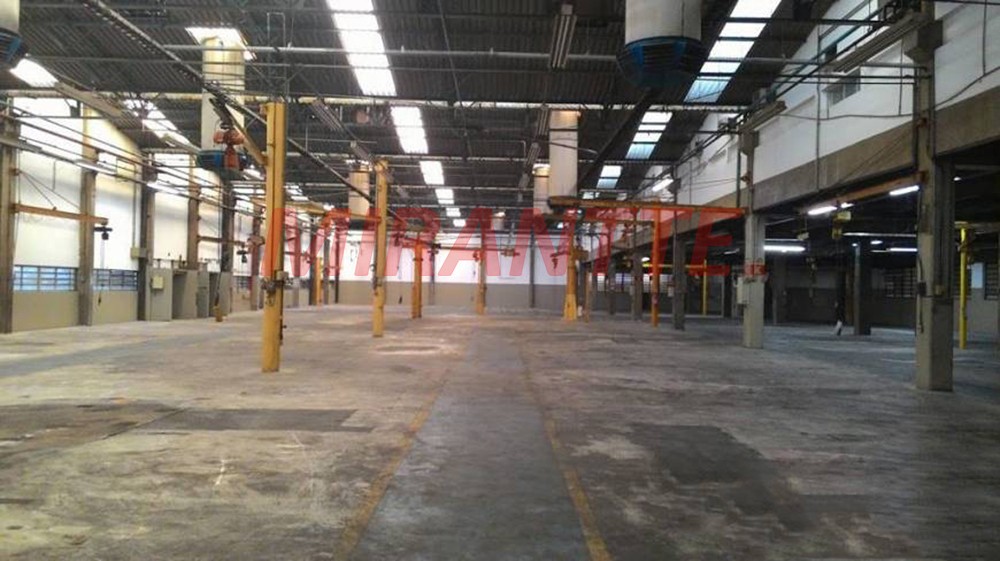 Comercial de 6440m² em Água Branca