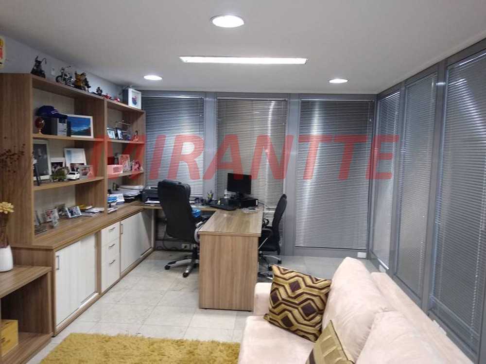 Comercial de 780m² em Água Branca