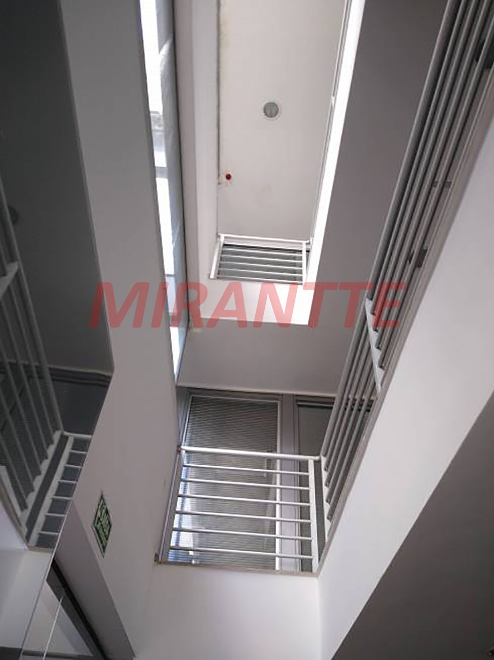 Comercial de 780m² em Água Branca