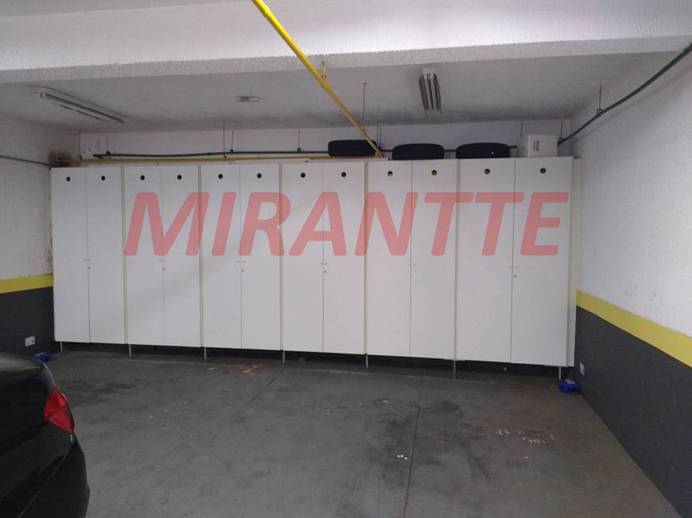 Comercial de 780m² em Água Branca