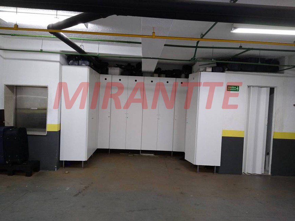 Comercial de 780m² em Água Branca
