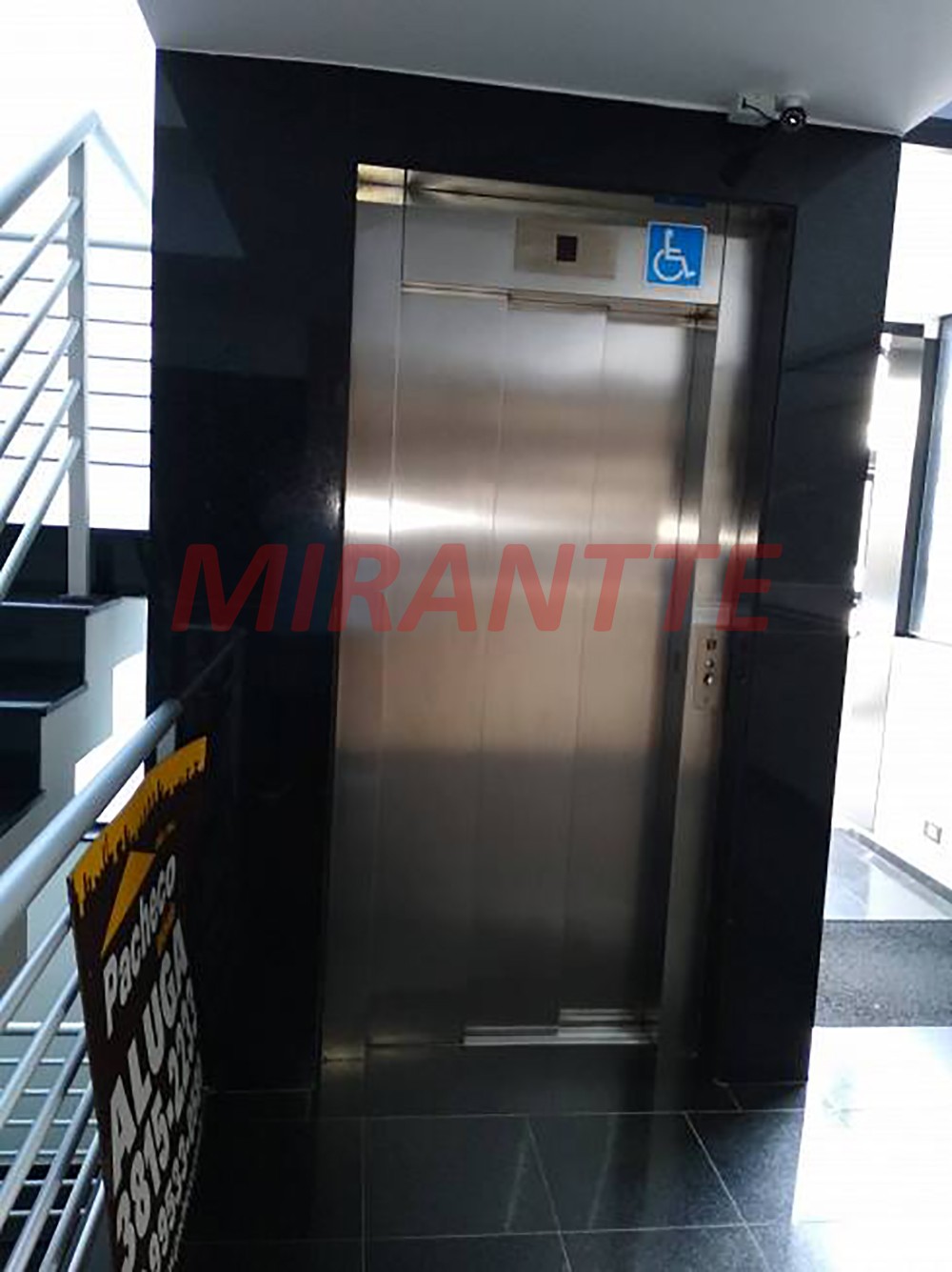 Comercial de 780m² em Água Branca