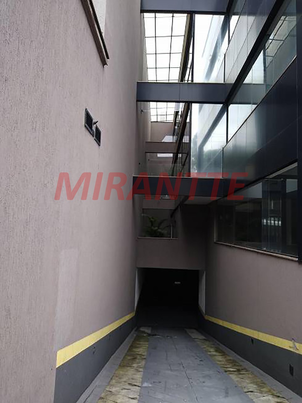 Comercial de 780m² em Água Branca
