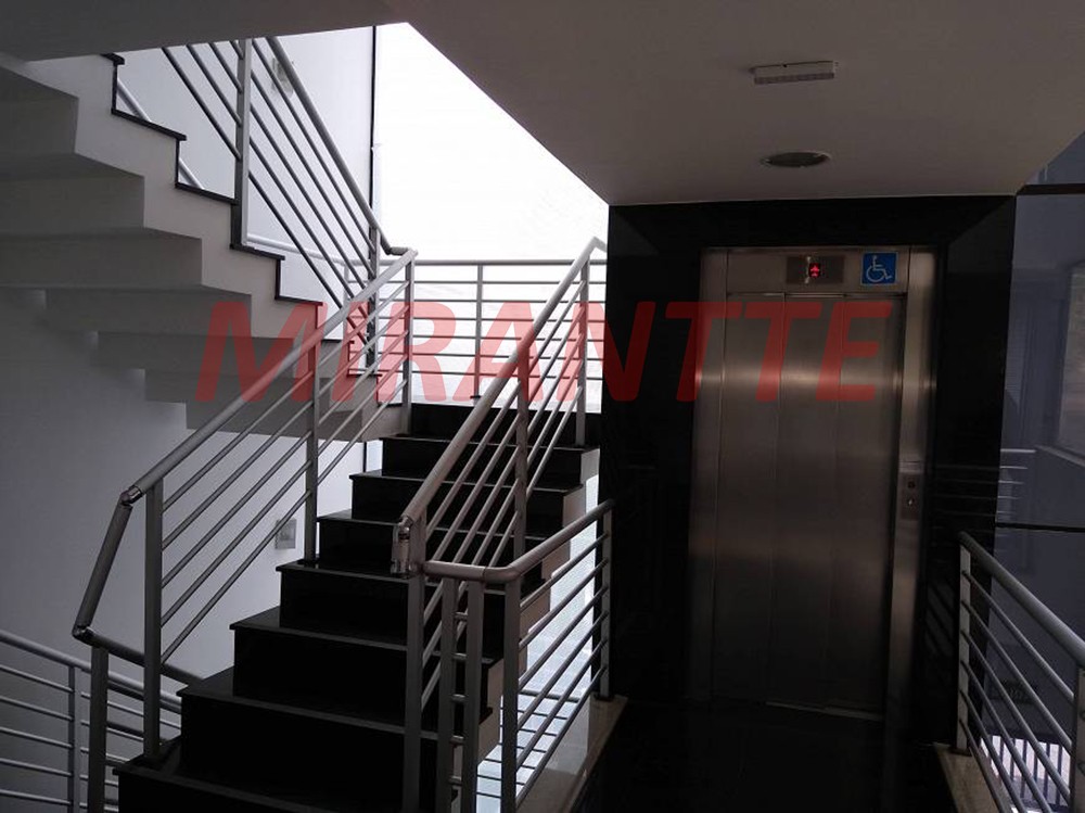 Comercial de 780m² em Água Branca