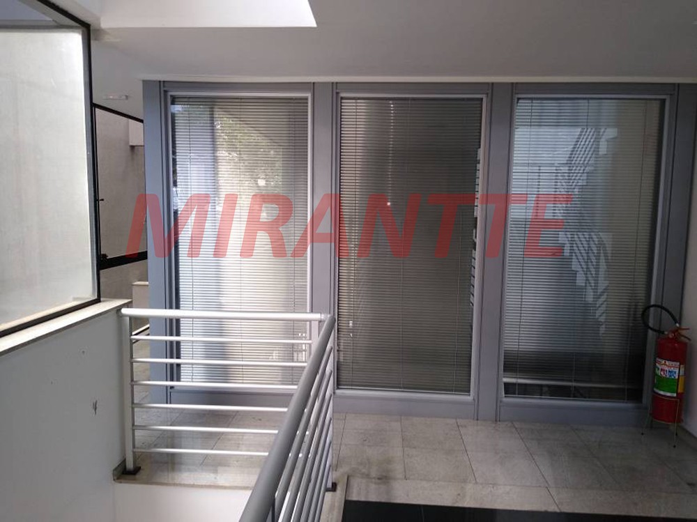 Comercial de 780m² em Água Branca