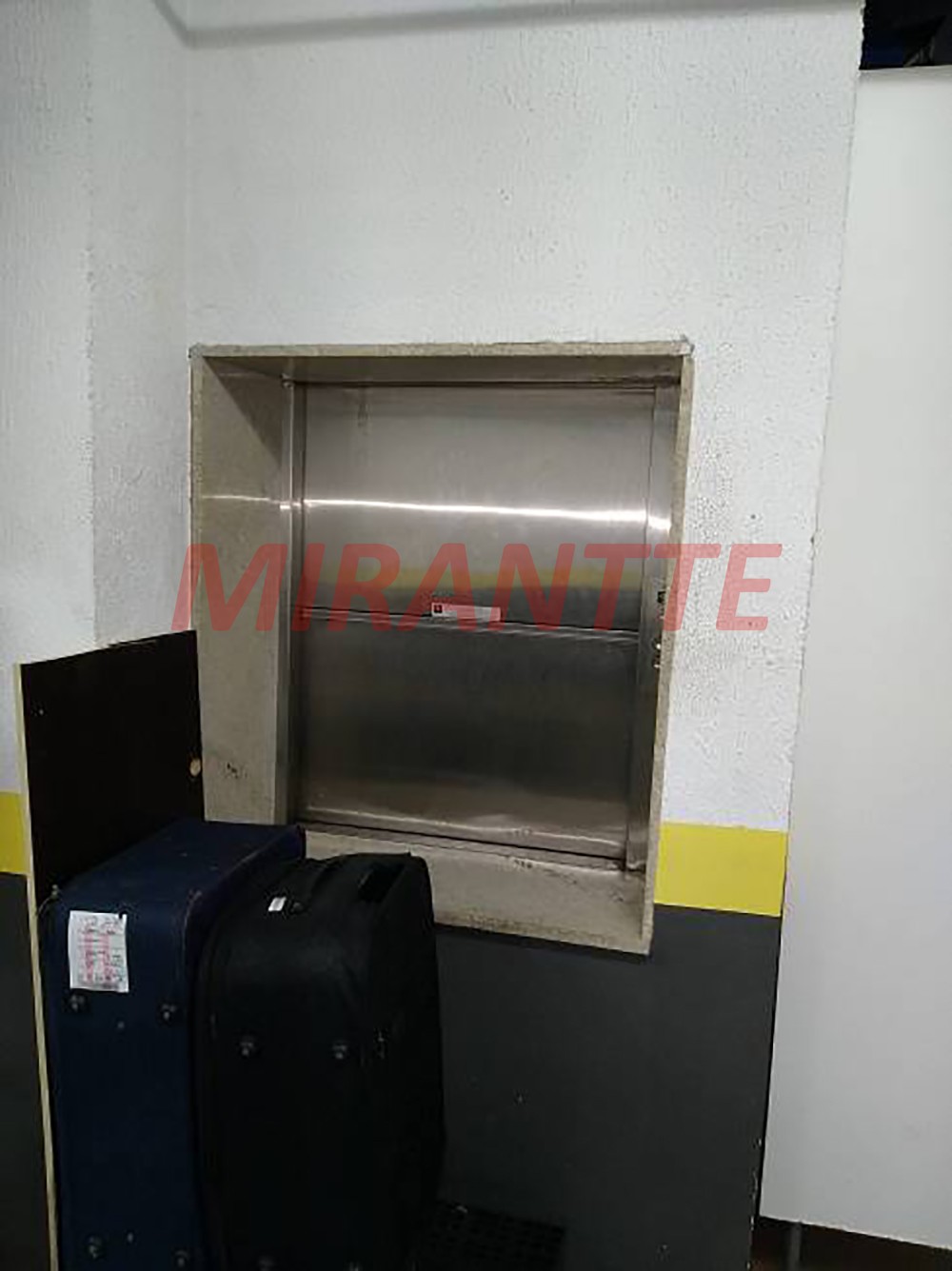 Comercial de 780m² em Água Branca