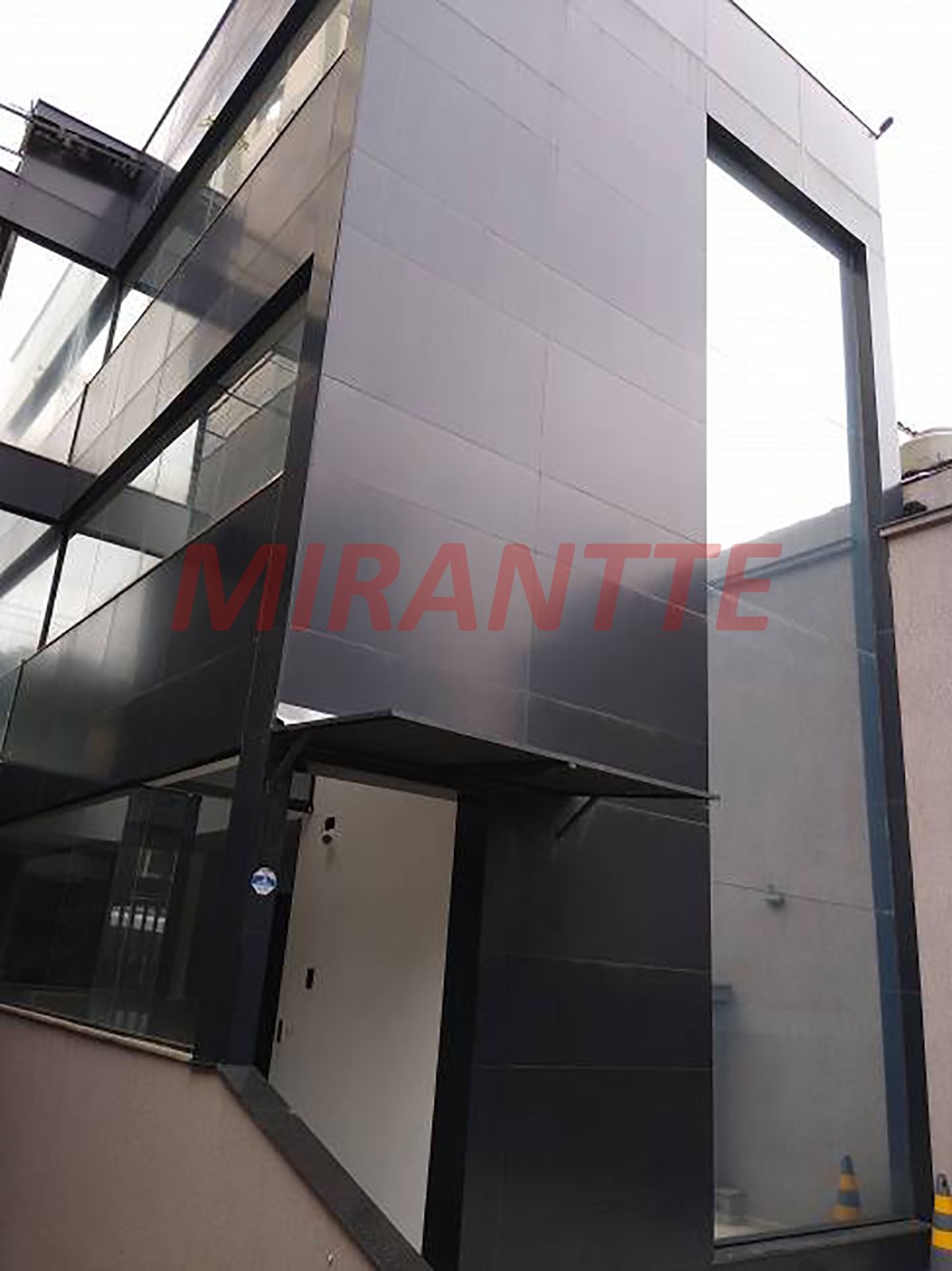 Comercial de 780m² em Água Branca