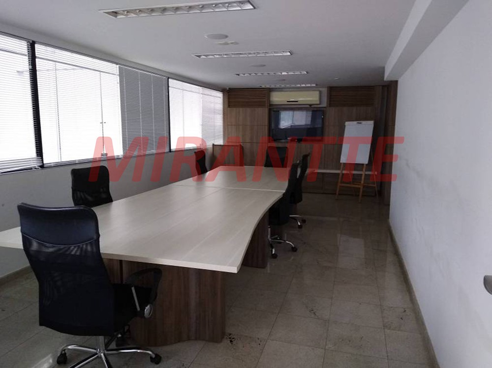 Comercial de 780m² em Água Branca