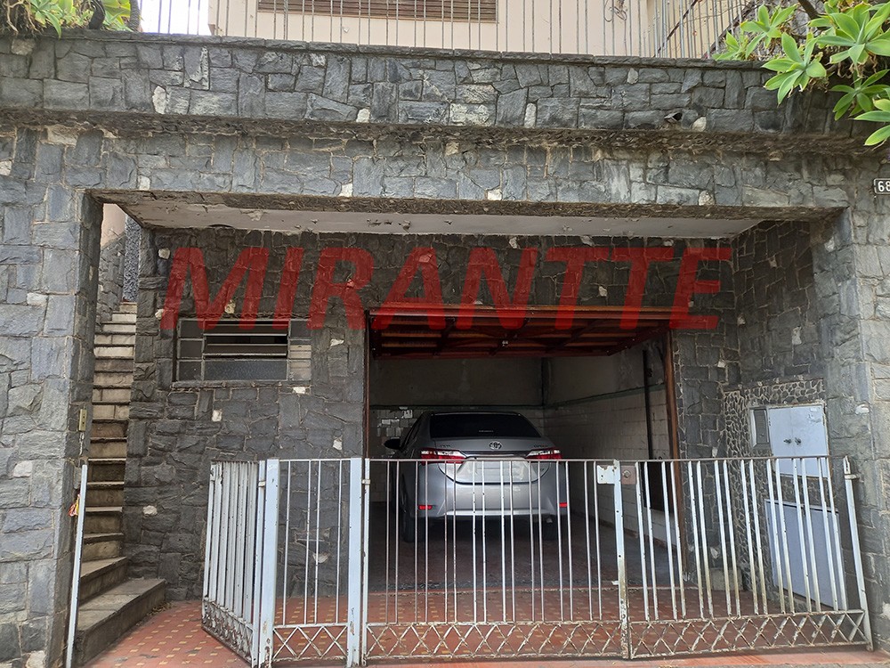 Sobrado de 202m² com 3 quartos em Água Fria