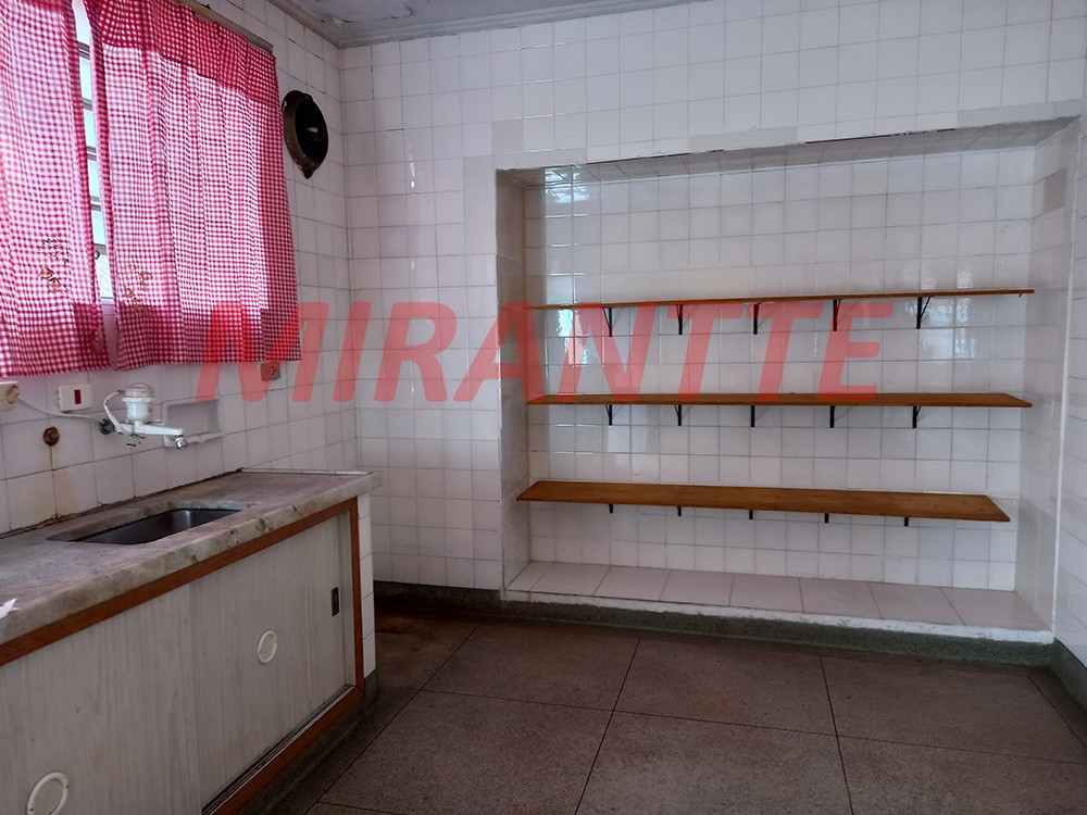 Sobrado de 202m² com 3 quartos em Água Fria
