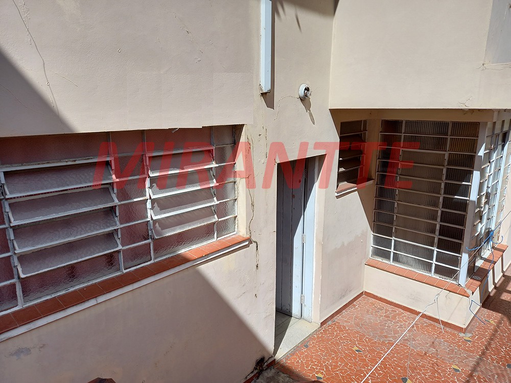 Sobrado de 202m² com 3 quartos em Água Fria