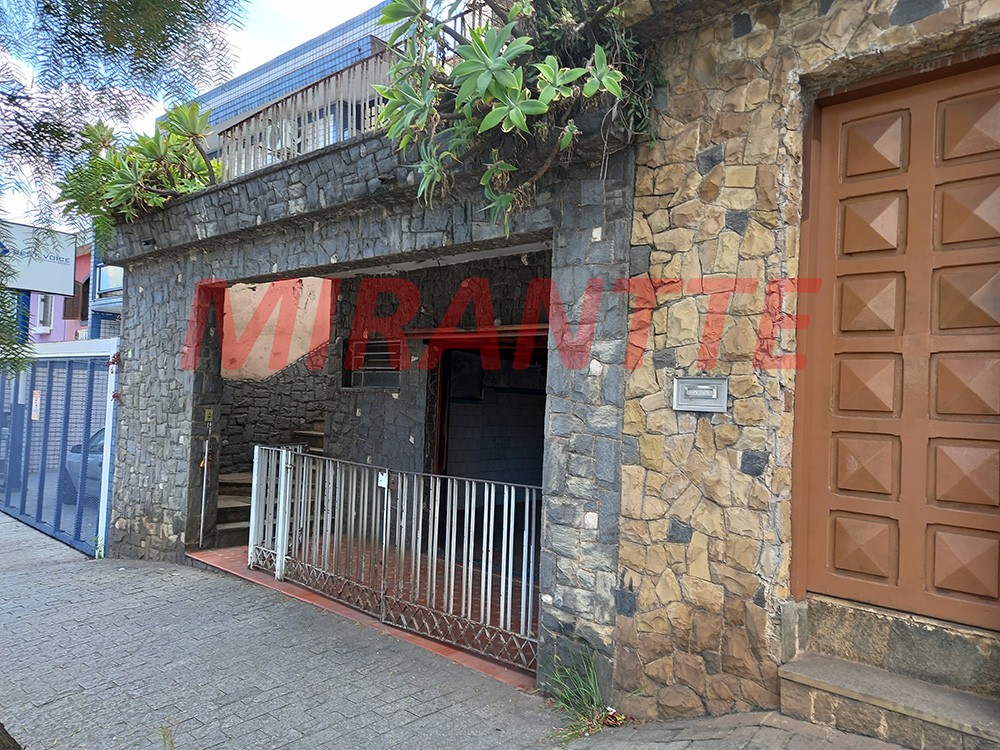 Sobrado de 202m² com 3 quartos em Água Fria