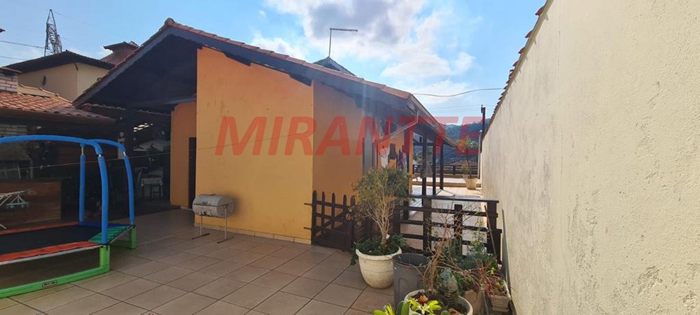 Sobrado de 193m² com 3 quartos em Barreiro – Mairiporã