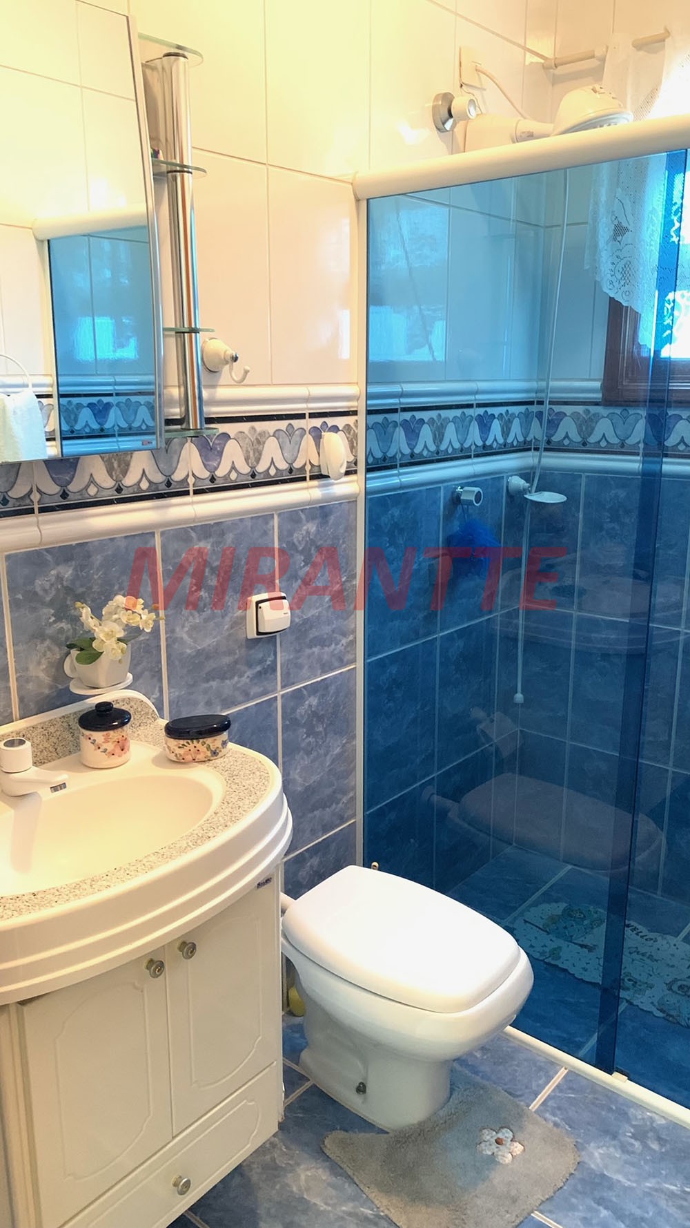 Sobrado de 175m² com 3 quartos em Vila Galvão