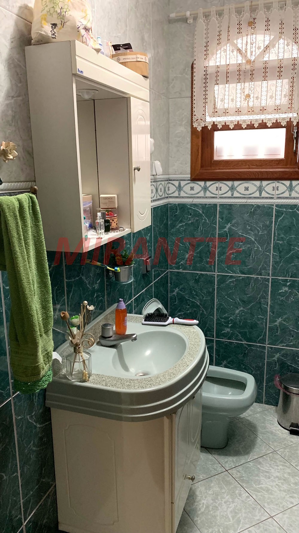 Sobrado de 175m² com 3 quartos em Vila Galvão
